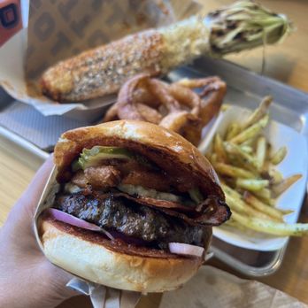 Gott's Roadside - Street corn, onion rings, garlic fries - Burgers Near Me - San Francisco, California