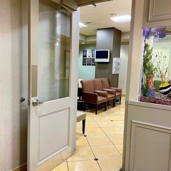 Children's Bone And Spine Surgery - Good sized waiting room. - Orthopedists Near Me - Las Vegas, Nevada Children's Bone And Spine Surgery - Good sized waiting room. - Orthopedists Near Me - Las Vegas, Nevada