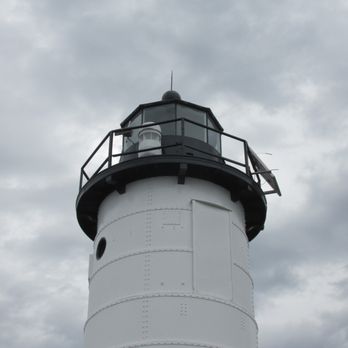 Manistee North Pierhead Lighthouse - Sturdy and tough - Landmarks & Historical Buildings Near Me - Manistee, Michigan Manistee North Pierhead Lighthouse - Sturdy and tough - Landmarks & Historical Buildings Near Me - Manistee, Michigan