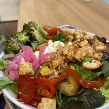 Schnipper's - Greek salad - Burgers Near Me - New York, New York