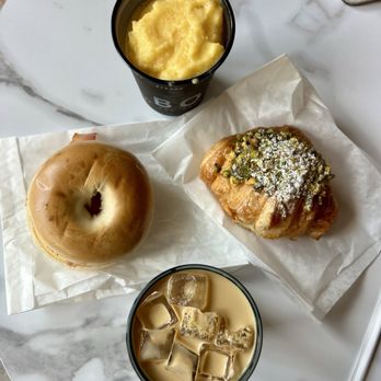 White Box Roastery - Mango guava smoothie, iced white apricot latte, breakfast bagel, pistachio croissant - Coffee & Tea Near Me - McKinney, Texas