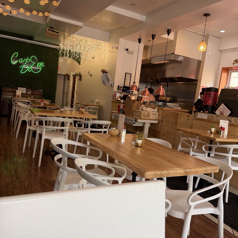 Don Julio Cafe - Interior - Breakfast & Brunch Near Me - Skokie, Illinois