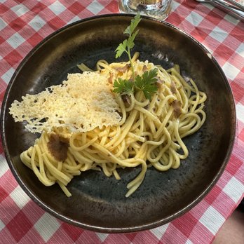 Grotto San Rocco - Fresh tagliatelle pasta with truffles - Restaurants Near Me - Pugerna, TI