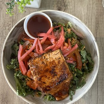 Llamabar - Hot Honey Salmon Salad - Cafes Near Me - Washington, DC, District of Columbia Llamabar - Hot Honey Salmon Salad - Cafes Near Me - Washington, DC, District of Columbia