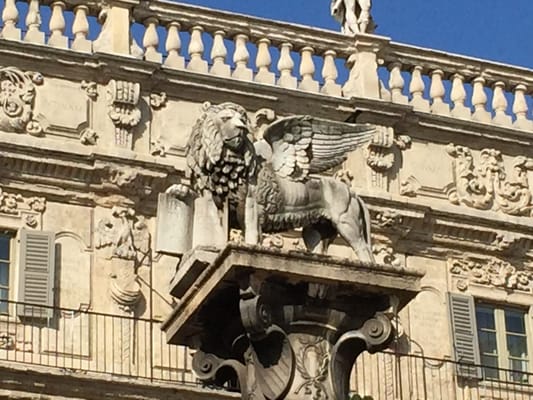 Piazza Delle Erbe by null