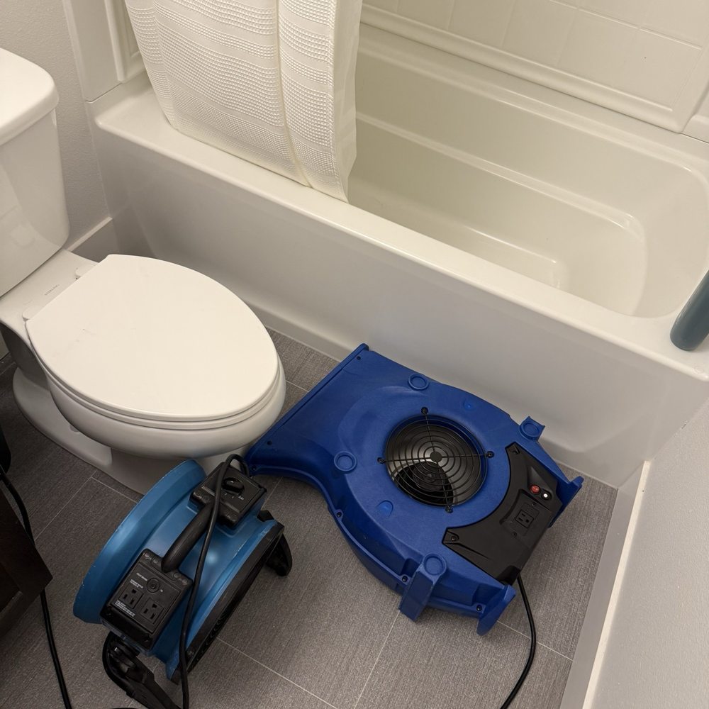 Water Restoration Pros - Fans - Damage Restoration Near Me - Redmond, Washington Water Restoration Pros - Fans - Damage Restoration Near Me - Redmond, Washington