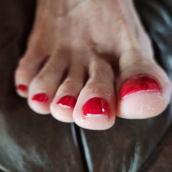 Pamper Me Nails & Spa - F'n crap! Look at the dry skin! Horrible paint job!!! - Nail Salons Near Me - Hesperia, California