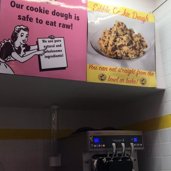 Cookie Dough Dreams - Sign - Desserts Near Me - Burbank, California
