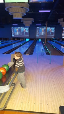 CW Lanes & Games by null