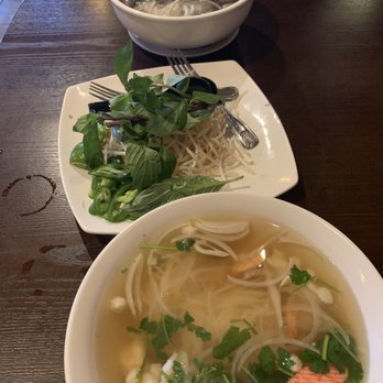 White Lotus - Medium Pho Bowl (Seafood) - Vietnamese Near Me - Everett, Washington White Lotus - Medium Pho Bowl (Seafood) - Vietnamese Near Me - Everett, Washington