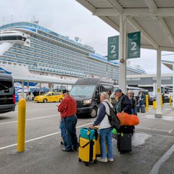 Smith Cove Cruise Terminal at Pier 91 - Drop off and pick up the area (#2)