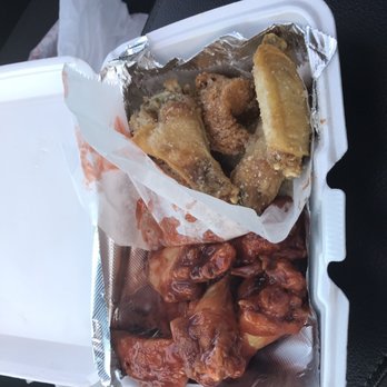 Wing Snob - 50/50 traditional/boneless Snobby-Q/Garlic Parmesan - Chicken Wings Near Me - Sterling Heights, Michigan Wing Snob - 50/50 traditional/boneless Snobby-Q/Garlic Parmesan - Chicken Wings Near Me - Sterling Heights, Michigan