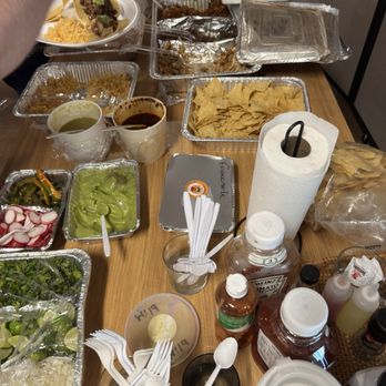 El Guero 2 - Carne Asada, Adobada, Chicken taco bar - Caterers Near Me - San Diego, California El Guero 2 - Carne Asada, Adobada, Chicken taco bar - Caterers Near Me - San Diego, California
