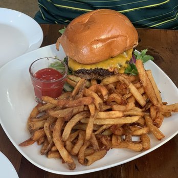 Elliot's Table - Cheeseburger - New American Near Me - Houston, Texas Elliot's Table - Cheeseburger - New American Near Me - Houston, Texas