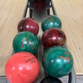 Valencia Lanes - Bowling Balls - Bowling Near Me - Newhall, California Valencia Lanes - Bowling Balls - Bowling Near Me - Newhall, California