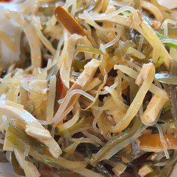 Thumbling - Seaweed and Bean Sprouts Salad. Yummy!!! - Shanghainese Near Me - West Covina, California Thumbling - Seaweed and Bean Sprouts Salad. Yummy!!! - Shanghainese Near Me - West Covina, California