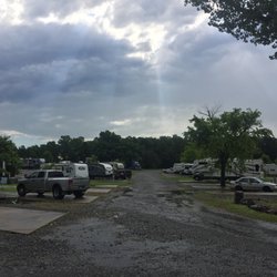 Clinton Rv Park - Some pullthrus while most are back-in RV sites