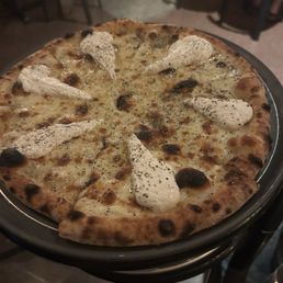 CACIO E PEPE PIZZA CACIO E PEPE PIZZA