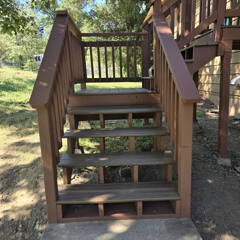 Palm Construction - Back deck with new Trex steps - Decks & Railing Near Me - La Mesa, California Palm Construction - Back deck with new Trex steps - Decks & Railing Near Me - La Mesa, California