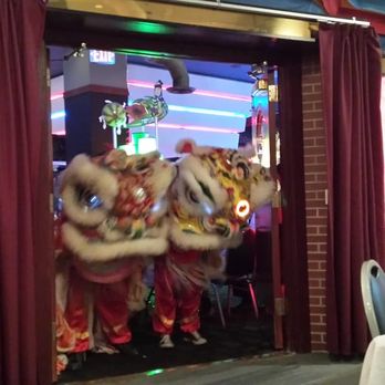 Dave & Buster's Ala Moana - Chinese Lion Dance for Good Luck - Arcades Near Me - Honolulu, Hawaii