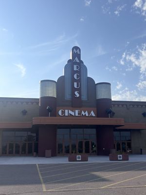 Marcus Oakdale Cinema by null