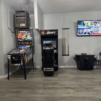 Orange Hand Car Wash - Waiting area games. - Car Wash Near Me - Orange, California Orange Hand Car Wash - Waiting area games. - Car Wash Near Me - Orange, California