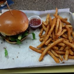 The Tobacco Shed Cafe - Delicious "smashburger". August 20, 2024