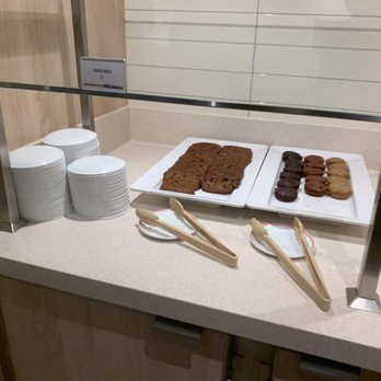 Lido Marketplace - breads - Buffets Near Me