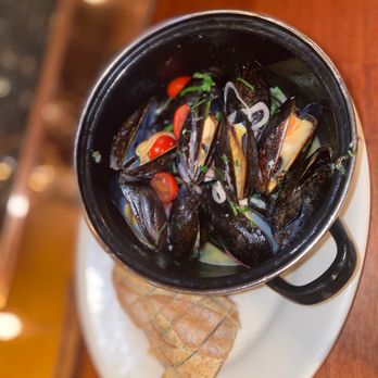 Old Ebbitt Grill - Maine Blue Mussels - Bars Near Me - Washington, DC, District of Columbia Old Ebbitt Grill - Maine Blue Mussels - Bars Near Me - Washington, DC, District of Columbia