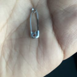 Safety pin found in chicken