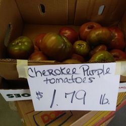 Cash's Farm Market - Gorgeous tomatoes.