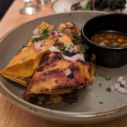 Vee Vee - Birria Queso Tacos