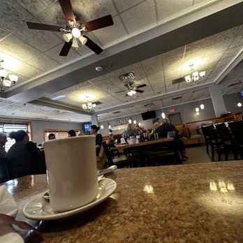 Briana's Pancake House - Interior - Breakfast & Brunch Near Me - Batavia, Illinois