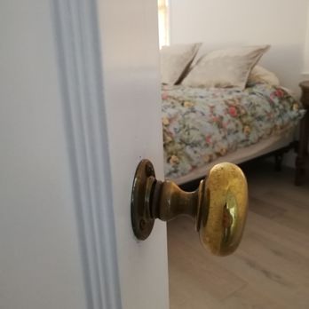 Marissa Designs Staging - Door knob still bent after her into "fix". - Home Staging Near Me - Redwood City, California Marissa Designs Staging - Door knob still bent after her into "fix". - Home Staging Near Me - Redwood City, California