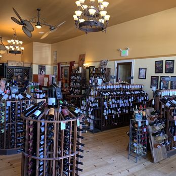 Blanc & Rouge - Snohomish - Inside - Beer, Wine & Spirits Near Me - Snohomish, Washington Blanc & Rouge - Snohomish - Inside - Beer, Wine & Spirits Near Me - Snohomish, Washington
