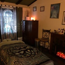 Newtown Massage Guru - Studio Interior- Cozy and spacious.