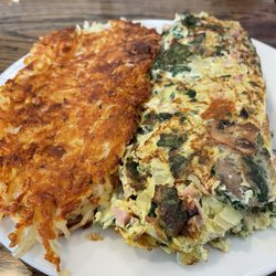 Egg Beater Cafe - Spinach, onion, mushroom and american cheese omelet