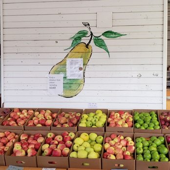 Peach King Orchards - a display of apples and pears - Fruits & Veggies Near Me - Keremeos, British Columbia