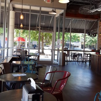 Freeze Frame Yogurt - Ample seating - Ice Cream & Frozen Yogurt Near Me - Columbus, Georgia