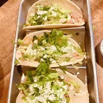 El Poquito - Chicken Tinga Tacos - Bars Near Me - Philadelphia, Pennsylvania