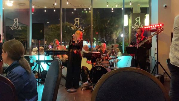 Fahrenheit Country Club Band