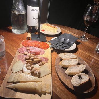 Little Madrid Tapas Cafe - Spanish Near Me - Chicago, Illinois