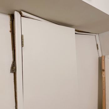 Hector Handyman Repair - Before picture, broken door - Handyman Near Me Hector Handyman Repair - Before picture, broken door - Handyman Near Me