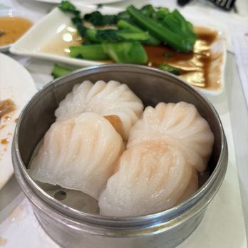 Seafood Paradise Restaurant - Shrimp dim sum and broccoli in the background - Seafood Near Me - Westminster, California Seafood Paradise Restaurant - Shrimp dim sum and broccoli in the background - Seafood Near Me - Westminster, California
