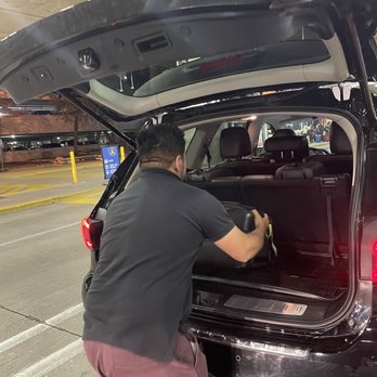 Austin Premier Rides - Jumped right out to load my bag:) - Limos Near Me