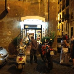Taverna Akropolis - Ingresso affollato