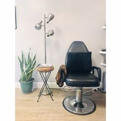 Ms Glen's Therapeutic Manicures & Pedicures - A picture inside of Ms. Glen's new suite...