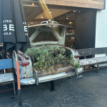 Smokey and the Brisket - Decorations - Barbeque Near Me - La Mesa, California