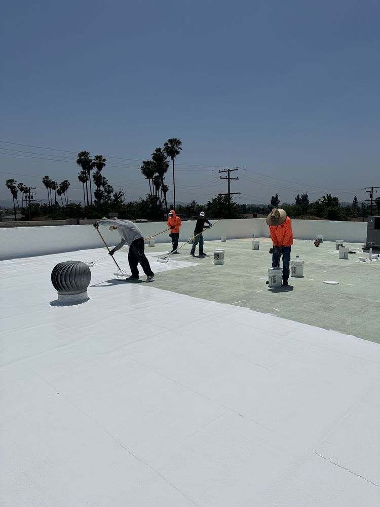 Slide of Van Lund Roofing and Solar