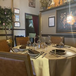 Dining area. Dining area.